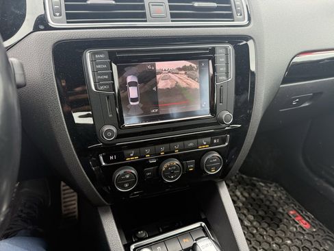 Used 2016 Volkswagen Jetta GLI SEL image 8