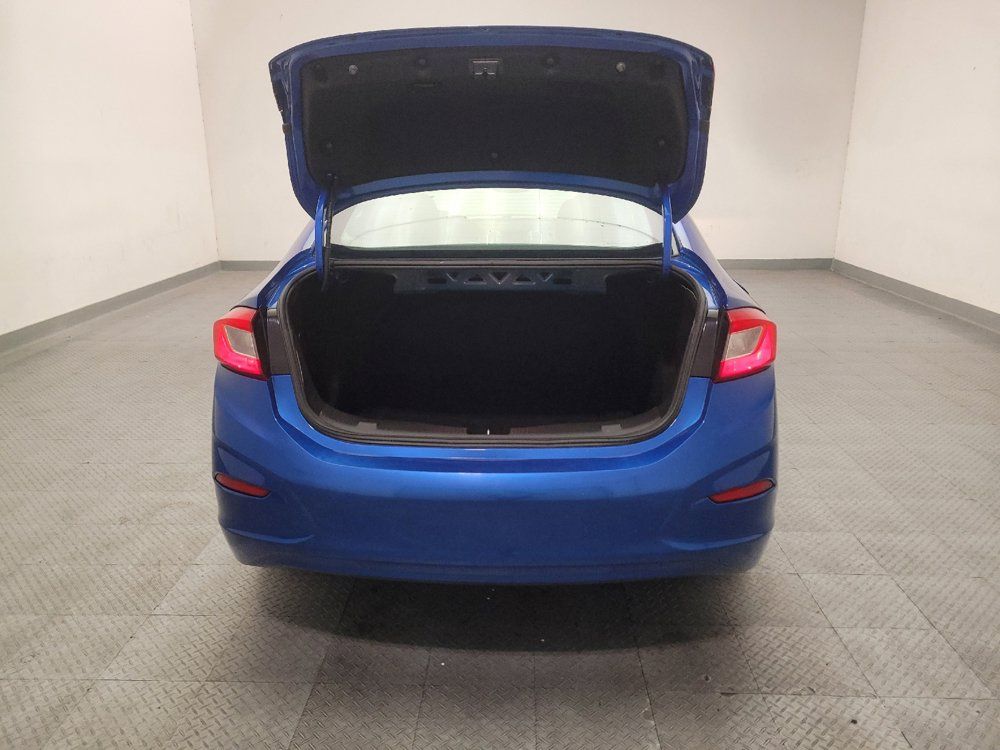 Used 2017 Chevrolet Cruze LT FWD image 29