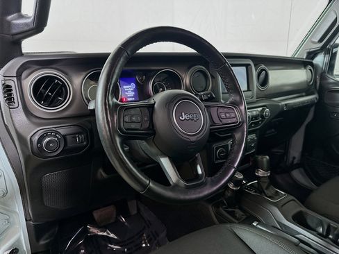 Used 2023 Jeep Wrangler Sport S image 9