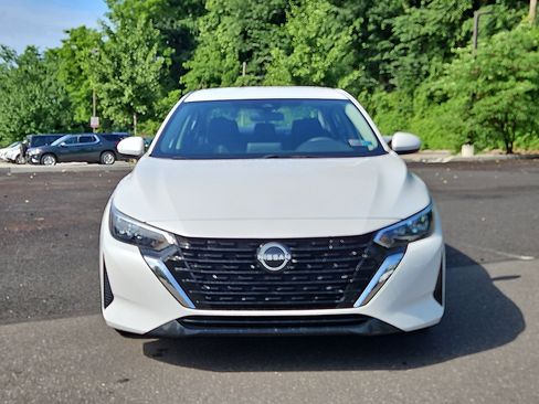 Certified 2024 Nissan Sentra SV FWD image 2