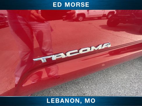 Used 2022 Toyota Tacoma TRD Off-Road AWD/4WD image 29