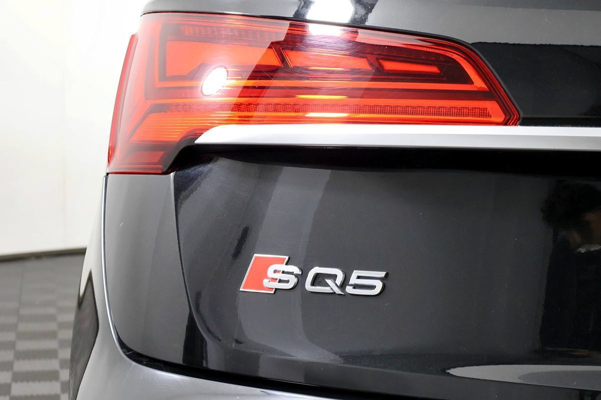 Used 2022 Audi SQ5 Premium Plus w/ Premium Plus Package AWD/4WD image 17