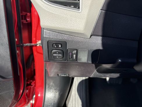 Used 2016 Toyota Corolla LE image 14