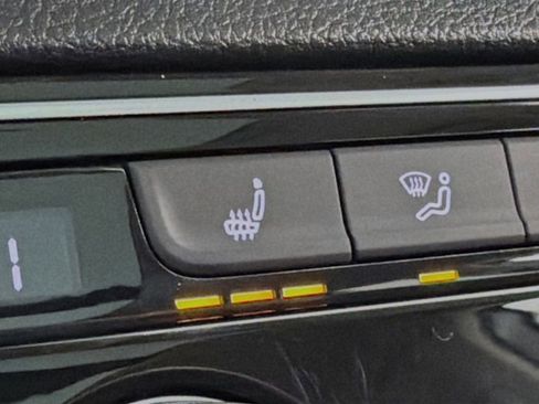 Used 2023 Volkswagen Atlas SEL R-Line image 20