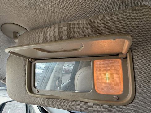 Used 2008 Saturn Vue XR w/ Premium Trim Package image 35