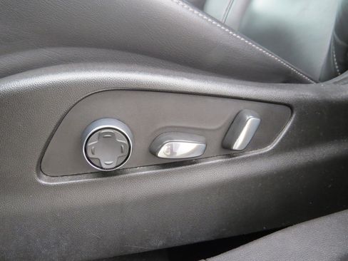 Used 2024 Cadillac XT4 Premium Luxury image 18