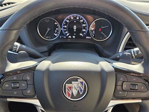 Used 2023 Buick Enclave Premium image 21