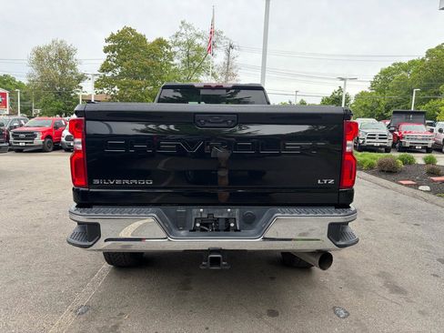 Used 2021 Chevrolet Silverado 2500 LTZ w/ LTZ Convenience Package AWD/4WD image 9
