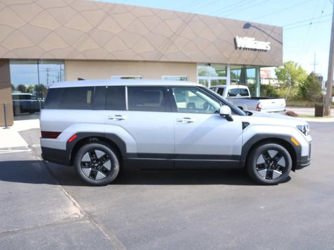 New 2026 Hyundai Santa Fe SE image 2