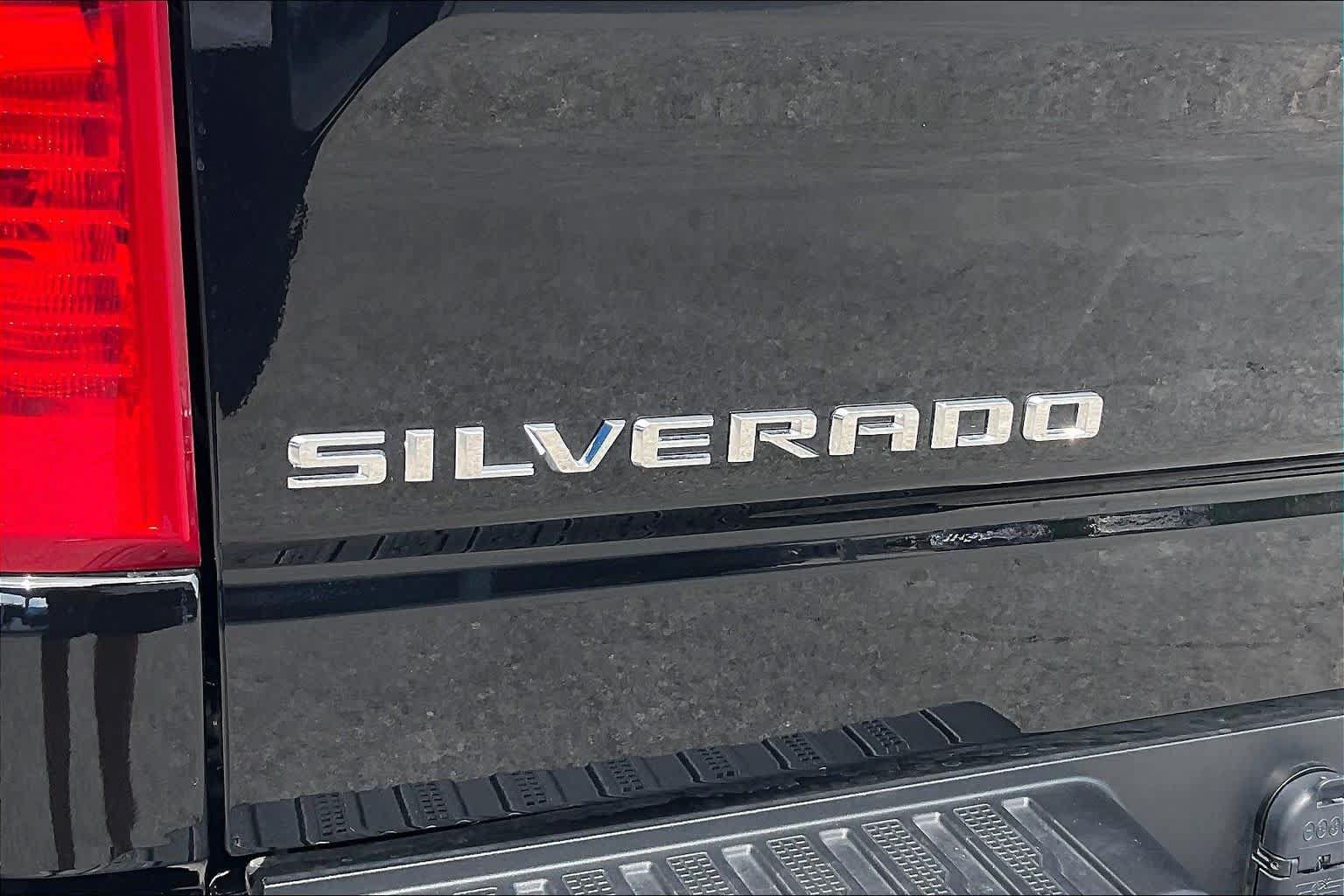 Used 2026 Chevrolet Silverado 1500 LT RWD image 32