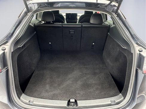 Used 2023 Tesla Model Y 2WD image 21