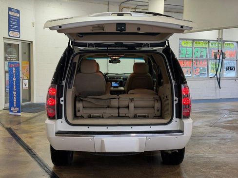 Used 2014 GMC Yukon Denali AWD/4WD image 4