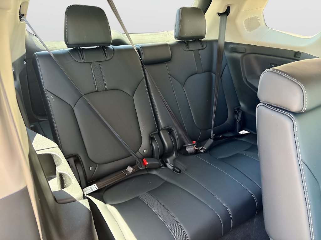Used 2025 Honda Pilot Touring image 28