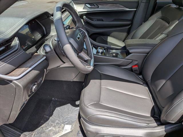 New 2026 Jeep Grand Cherokee Limited w/ Limited Altitude Package AWD/4WD image 4