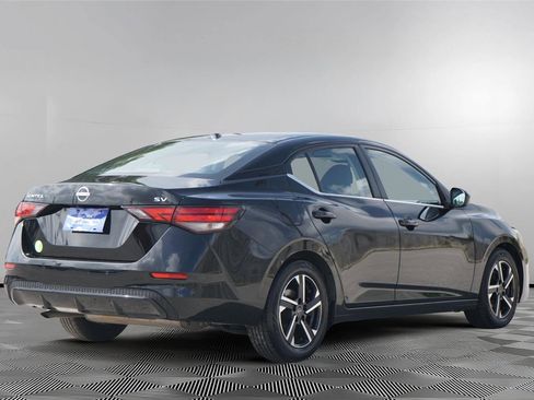 Used 2024 Nissan Sentra SV FWD image 5