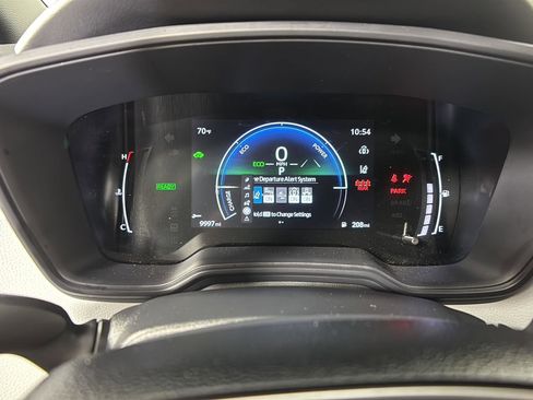 Used 2025 Toyota Corolla SE w/ SE Premium Package AWD/4WD image 3