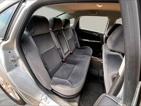 Used 2011 Chevrolet Impala LT FWD image 16