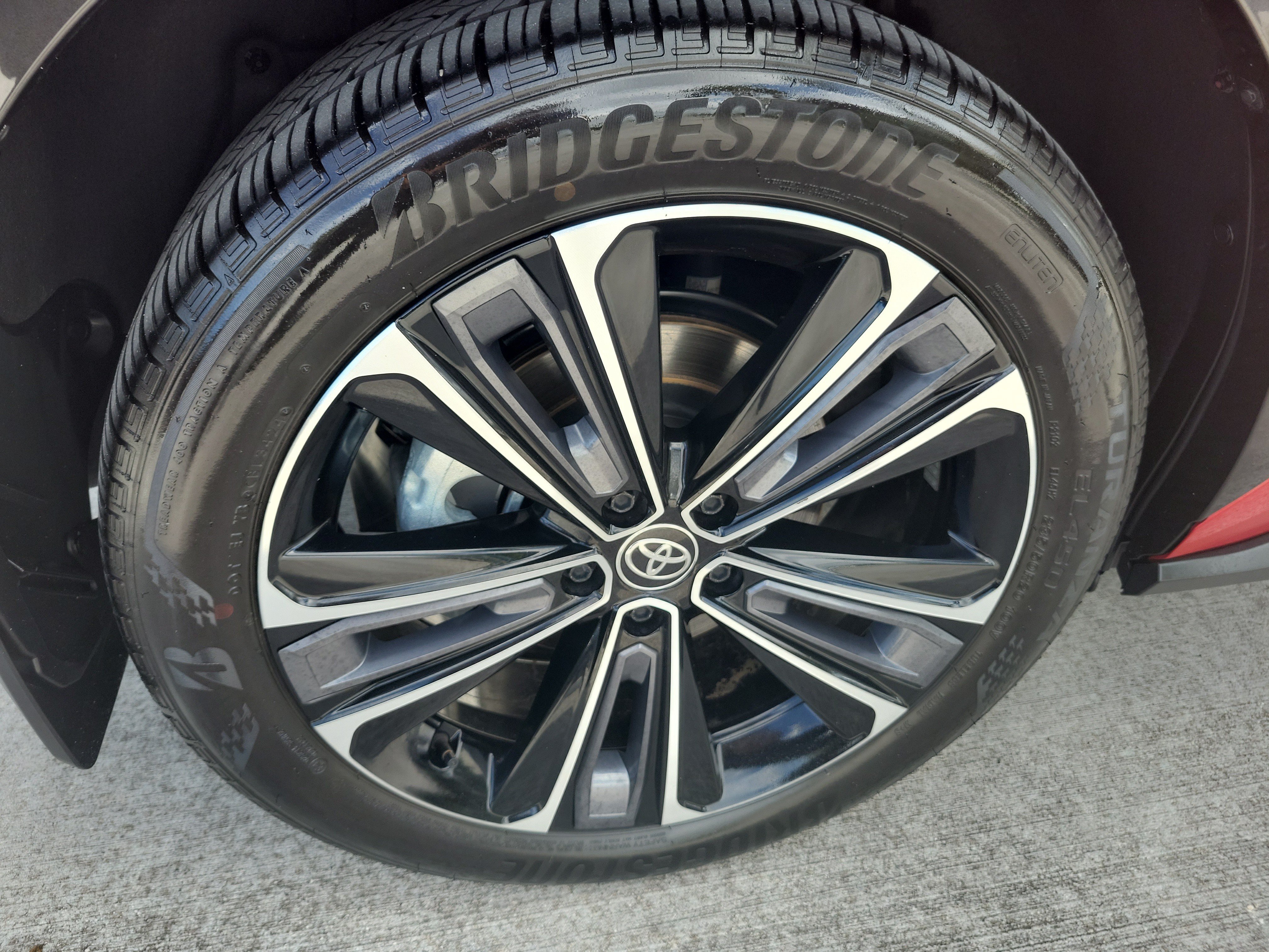 Used 2024 Toyota bZ4X FWD image 9