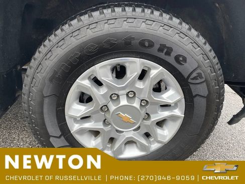 Used 2024 Chevrolet Silverado 2500 LT AWD/4WD image 16