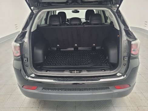 Used 2020 Jeep Compass Latitude w/ Popular Equipment Group FWD image 29