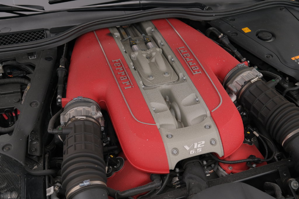 Used 2018 Ferrari 812 Superfast RWD image 43