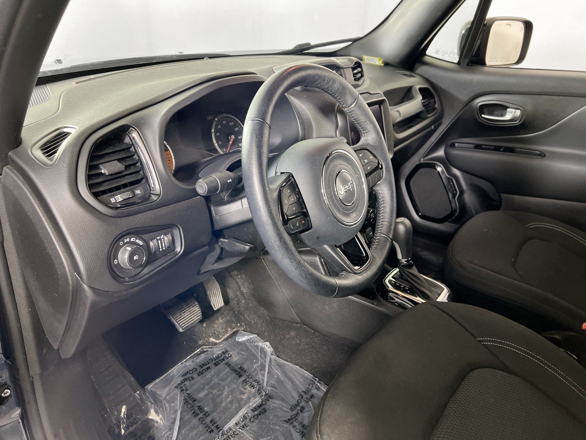 Used 2022 Jeep Renegade Altitude w/ Convenience Group AWD/4WD image 9