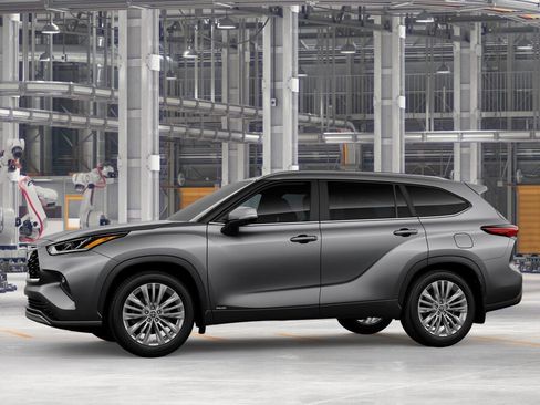 New 2026 Toyota Highlander Platinum image 3