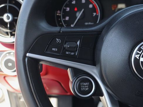 Used 2019 Alfa Romeo Giulia RWD image 23