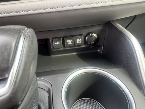 Used 2020 Toyota Highlander XLE FWD image 42