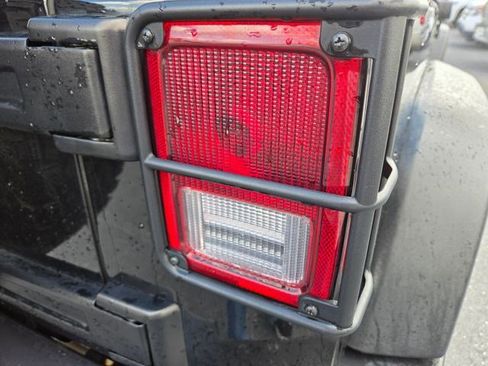 Used 2017 Jeep Wrangler Unlimited Sport image 13