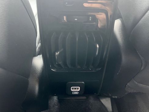 Used 2025 Jeep Compass Limited image 24