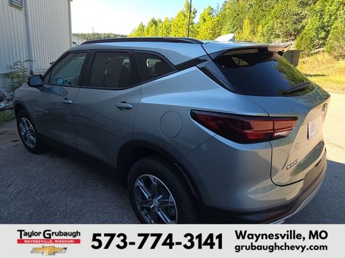 Used 2023 Chevrolet Blazer LT FWD image 4