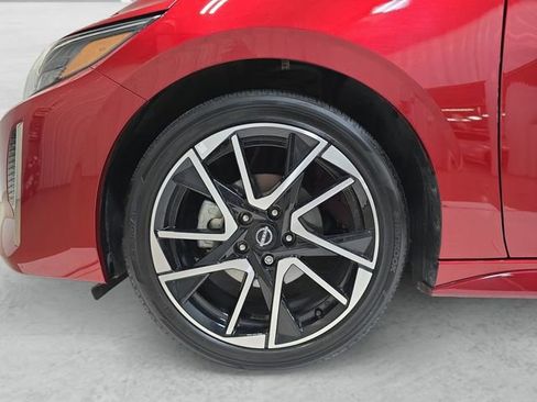 Certified 2025 Nissan Sentra SR FWD image 23
