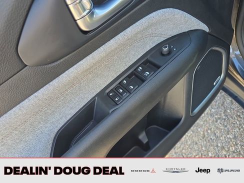 Used 2022 Jeep Compass Latitude w/ Sun and Sound Group image 12