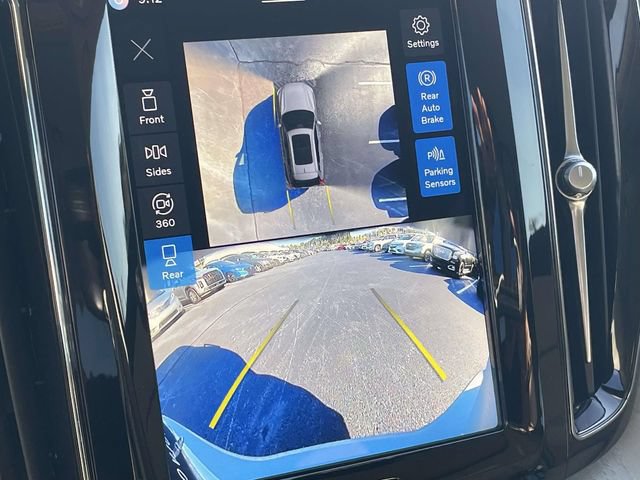 Certified 2024 Volvo XC60 B5 Plus AWD/4WD image 28