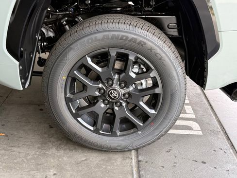 New 2026 Toyota Tundra Platinum AWD/4WD image 14