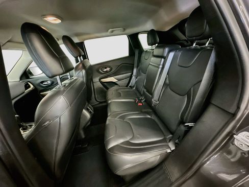 Used 2018 Jeep Cherokee Limited AWD/4WD image 28