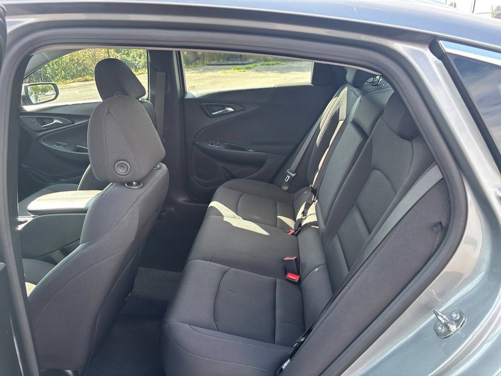 Used 2023 Chevrolet Malibu LT FWD image 9