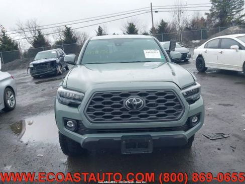 Used 2023 Toyota Tacoma TRD Off-Road w/ Technology Package AWD/4WD image 7