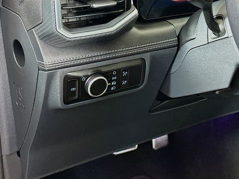 Used 2025 Ford Mustang Premium image 17