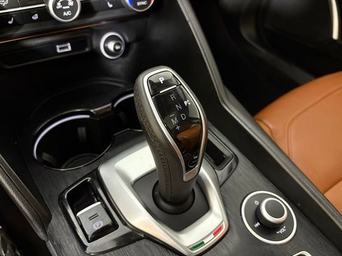 Used 2021 Alfa Romeo Giulia Sprint w/ Sun & Sound Package image 29