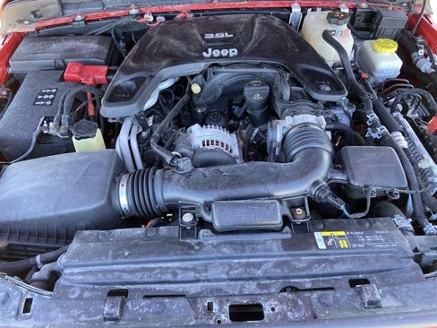 Used 2018 Jeep Wrangler Unlimited Rubicon image 27