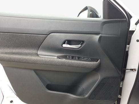 Used 2026 Nissan Kicks SV FWD image 23