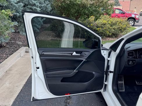 Used 2019 Volkswagen Golf R 4-Door AWD/4WD image 16