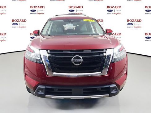 Used 2022 Nissan Pathfinder SL FWD image 2