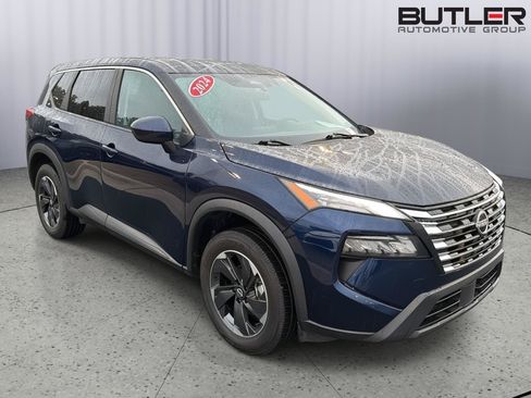 Used 2024 Nissan Rogue SV FWD image 8