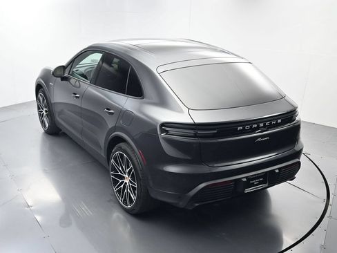 Used 2026 Porsche Macan Electric RWD image 34