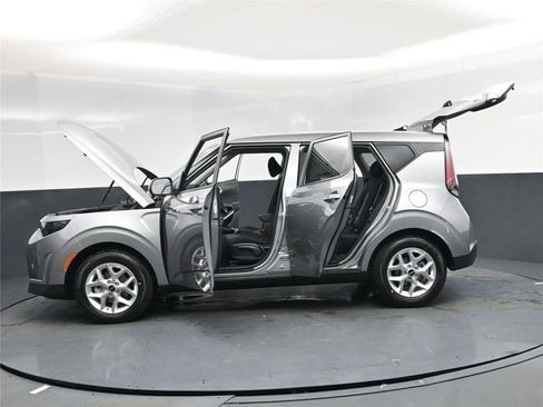 New 2025 Kia Soul LX image 39
