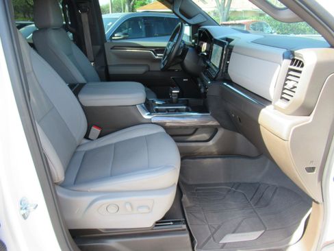 Used 2023 Chevrolet Silverado 1500 LTZ image 9