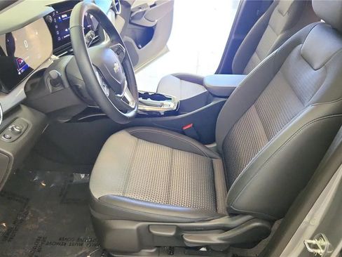 Used 2024 Chevrolet Trax LT w/ Driver Confidence Package FWD image 23